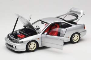 Honda Integra Type R DC2 Pre-Facelift Vogue Silver Metallic MotorHelix 1:18 M85202 Metalli — kuva 2 / 8