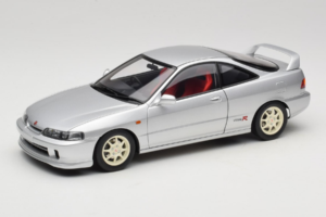 Honda Integra Type R DC2 Pre-Facelift Vogue Silver Metallic MotorHelix 1:18 M85202 Metalli