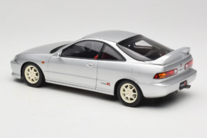 Honda Integra Type R DC2 Pre-Facelift Vogue Silver Metallic MotorHelix 1:18 M85202 Metalli — kuva 7 / 8