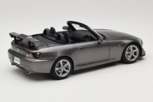 Honda S2000 AP2 Type S Moon Rock Metallic MotorHelix 1:18 M85111 Metalli — kuva 4 / 9