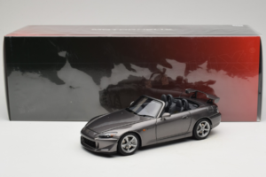 Honda S2000 AP2 Type S Moon Rock Metallic MotorHelix 1:18 M85111 Metalli — kuva 9 / 9