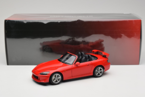 Honda S2000 AP2 Type S New Formula Red MotorHelix 1:18 M85112 Metalli — kuva 9 / 9