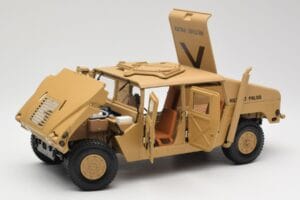 Hummer H1 AM General Military Police Exoto 1:18 01801 Metalli — kuva 2 / 8