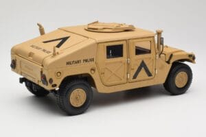 Hummer H1 AM General Military Police Exoto 1:18 01801 Metalli — kuva 3 / 8
