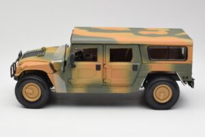 Hummer H1 Station Wagon Military Maisto 1:18 56049 Metalli — kuva 4 / 8