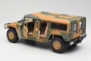 Hummer H1 Station Wagon Military Maisto 1:18 56049 Metalli — kuva 5 / 8
