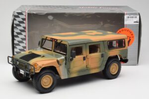 Hummer H1 Station Wagon Military Maisto 1:18 56049 Metalli — kuva 8 / 8