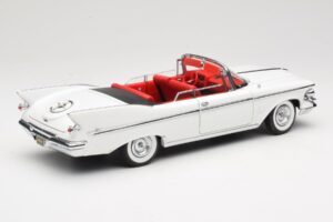 Imperial Crown Avoauto Valkoinen Road Signature 1:18 20138 Metalli — kuva 3 / 8