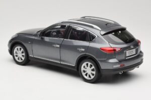 Infiniti EX25 J50 Grey Metallic Paudi 1:18 81L0049 Metalli — kuva 7 / 8