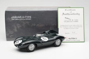 Jaguar D-Type #6 M. Hawthorn / I. Bueb Team Jaguar Cars Ltd 24 Hours of Le Mans 1955 AUTOart 1:18 85586 Metalli — kuva 6 / 6