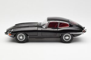 Jaguar E-Type 3.8 Series 1 Musta Kyosho 1:18 08954BK Metalli — kuva 4 / 8