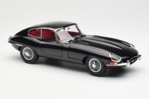 Jaguar E-Type 3.8 Series 1 Musta Kyosho 1:18 08954BK Metalli — kuva 6 / 8