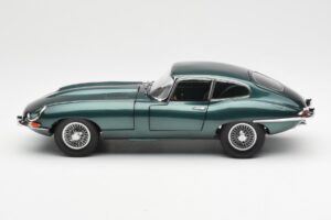 Jaguar E-Type 3.8 Series 1 Tummanvihreä Kyosho 1:18 08954DG Metalli — kuva 4 / 8