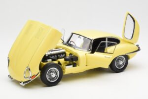 Jaguar E-Type 3.8 Series 1 Vaalean Keltainen Kyosho 1:18 08954LY Metalli — kuva 2 / 8