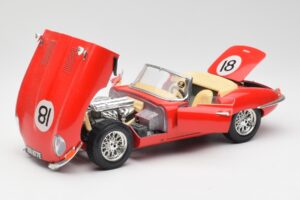 Jaguar E-Type Avoauto Punainen Bburago 1:18 3016 Metalli — kuva 2 / 8