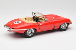 Jaguar E-Type Avoauto Punainen Bburago 1:18 3016 Metalli — kuva 3 / 8