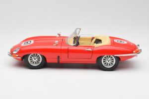 Jaguar E-Type Avoauto Punainen Bburago 1:18 3016 Metalli — kuva 4 / 8