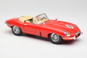Jaguar E-Type Avoauto Punainen Bburago 1:18 3016 Metalli — kuva 6 / 8