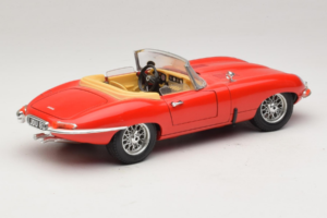 Jaguar E-Type Series 1 Avoauto Punainen Bburago 1:18 3038 Metalli — kuva 3 / 8