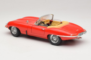 Jaguar E-Type Series 1 Avoauto Punainen Bburago 1:18 3038 Metalli — kuva 6 / 8