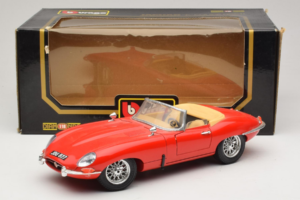 Jaguar E-Type Series 1 Avoauto Punainen Bburago 1:18 3038 Metalli — kuva 8 / 8
