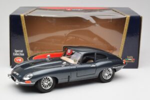 Jaguar E-Type Series 1 Vihreä Bburago 1:18 3018-M1 Metalli — kuva 2 / 8