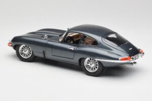 Jaguar E-Type Series 1 Vihreä Bburago 1:18 3018-M1 Metalli — kuva 4 / 8