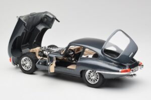 Jaguar E-Type Series 1 Vihreä Bburago 1:18 3018-M1 Metalli — kuva 7 / 8