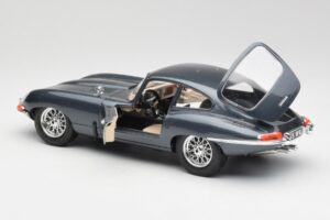 Jaguar E-Type Harmaa Bburago 1:18 30018 Metalli — kuva 5 / 8
