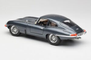 Jaguar E-Type Harmaa Bburago 1:18 30018 Metalli — kuva 7 / 8
