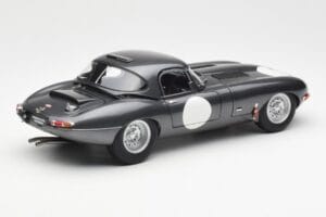 Jaguar E-Type Series 1 Coupe Lightweight Tummanharmaa AUTOart 1:18 73647 Metalli — kuva 3 / 8