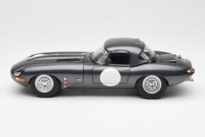 Jaguar E-Type Series 1 Coupe Lightweight Tummanharmaa AUTOart 1:18 73647 Metalli — kuva 4 / 8