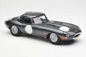 Jaguar E-Type Series 1 Coupe Lightweight Tummanharmaa AUTOart 1:18 73647 Metalli — kuva 6 / 8