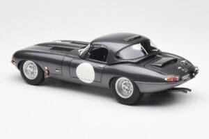 Jaguar E-Type Series 1 Coupe Lightweight Tummanharmaa AUTOart 1:18 73647 Metalli — kuva 7 / 8