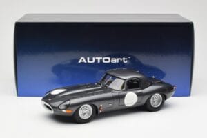 Jaguar E-Type Series 1 Coupe Lightweight Tummanharmaa AUTOart 1:18 73647 Metalli — kuva 8 / 8