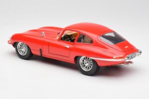 Jaguar E-Type Punainen Bburago 1:18 3018 Metalli — kuva 7 / 8