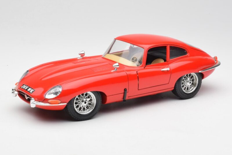 Jaguar E-Type Punainen Bburago 1:18 3018 Metalli