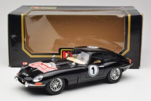 Jaguar E-Type Series 1 #1 British Racing Green Bburago 1:18 3018-M3 Metalli — kuva 8 / 8