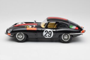 Jaguar E-Type #29 Musta Bburago 1:18 3018-M4 Metalli — kuva 4 / 8