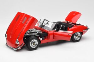 Jaguar E-Type Roadster Series III V12 Punainen AUTOart 1:18 73523 Metalli — kuva 2 / 8