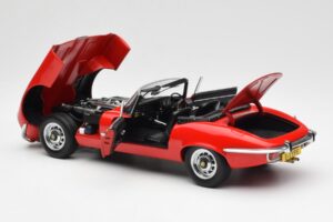 Jaguar E-Type Roadster Series III V12 Punainen AUTOart 1:18 73523 Metalli — kuva 5 / 8