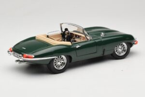 Jaguar E-Type Series 1 Roadster Vihreä Bburago 1:18 3016-M1 Metalli — kuva 3 / 8