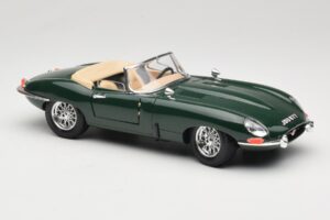 Jaguar E-Type Series 1 Roadster Vihreä Bburago 1:18 3016-M1 Metalli — kuva 6 / 8