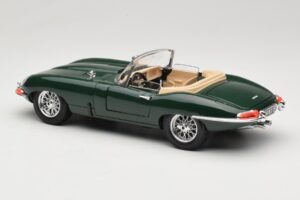 Jaguar E-Type Series 1 Roadster Vihreä Bburago 1:18 3016-M1 Metalli — kuva 7 / 8