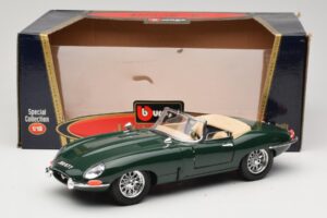 Jaguar E-Type Series 1 Roadster Vihreä Bburago 1:18 3016-M1 Metalli — kuva 8 / 8