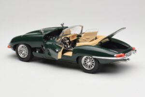 Jaguar E-Type Series 1 Roadster Vihreä Bburago 1:18 3018-M5 Metalli — kuva 5 / 8