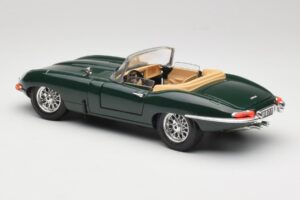 Jaguar E-Type Series 1 Roadster Vihreä Bburago 1:18 3018-M5 Metalli — kuva 7 / 8