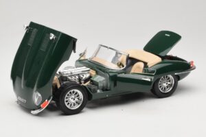 Jaguar E-Type Series 1 Roadster Vihreä Bburago 1:18 3016-M1 Metalli — kuva 2 / 8