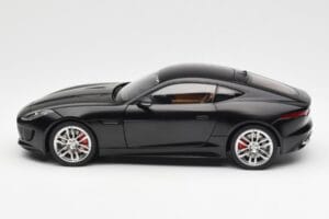 Jaguar F-Type R X152 Matta Musta AUTOart 1:18 73652 Komposiitti — kuva 4 / 8