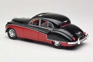 Jaguar Mk VIII Musta & Tummanpunainen BoS Models 1:18 BOS408 Hartsi — kuva 5 / 6
